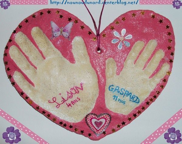 Tableau LOVE avec empreintes de mains et de pieds de bébé [DIY & Activités  Manuelles enfants] - Plus de mamans